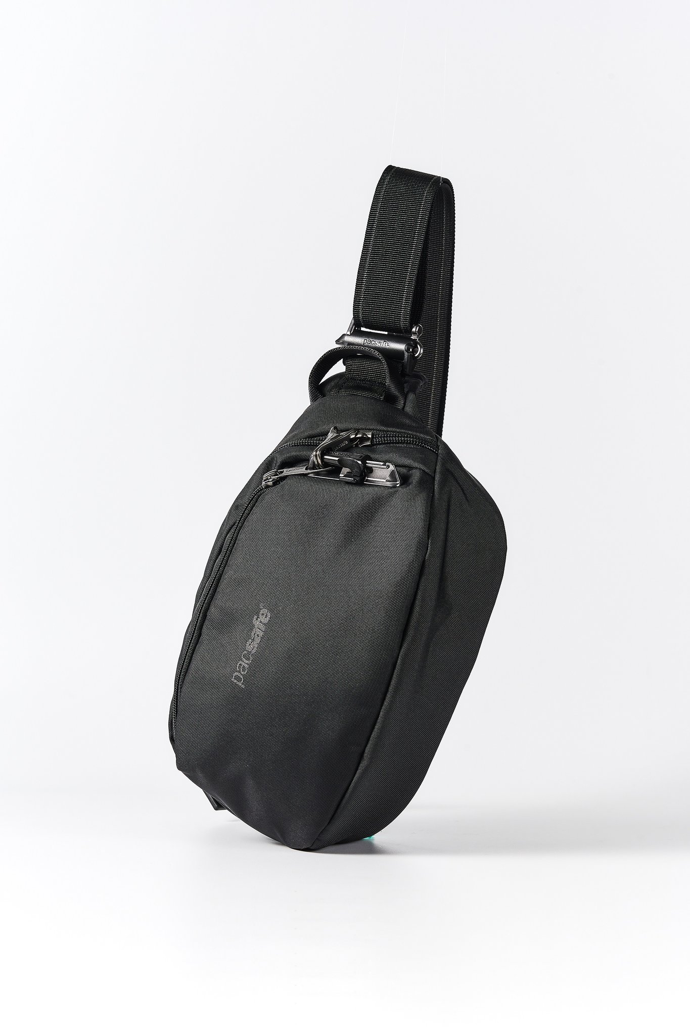 팩세이프 V 힙색 슬링백 도난방지 가방 RFID 스캔 차단 웨이스트 백 상세 이미지 1